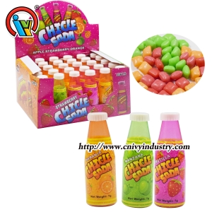 жевательная резинка фруктового вкуса в бутылке